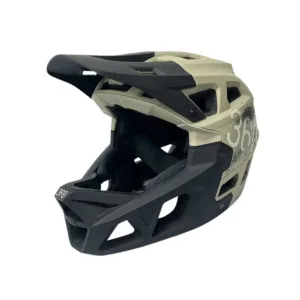Casco INTEGRA Sport verde militar con mentonera fija, ventilación avanzada y diseño táctico